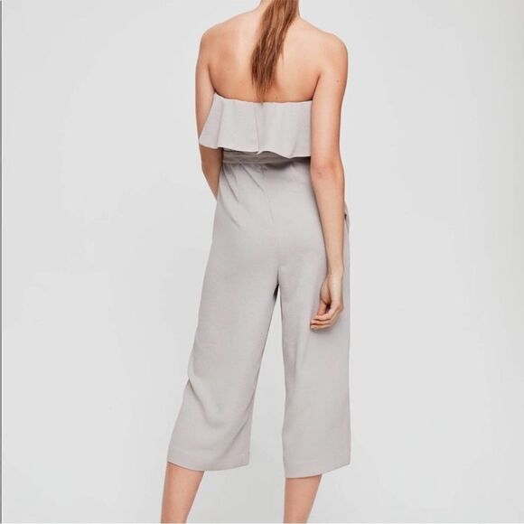 Aritzia Babaton Flutter Cropped Sleeveless Jumpsuit Size 6 - Picture 3 of 7